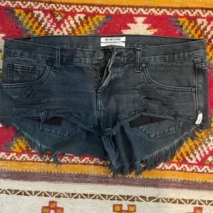 One Teaspoon, black, 30, lowwaist, denim, shorts, raw cuff hem, “bonitas”